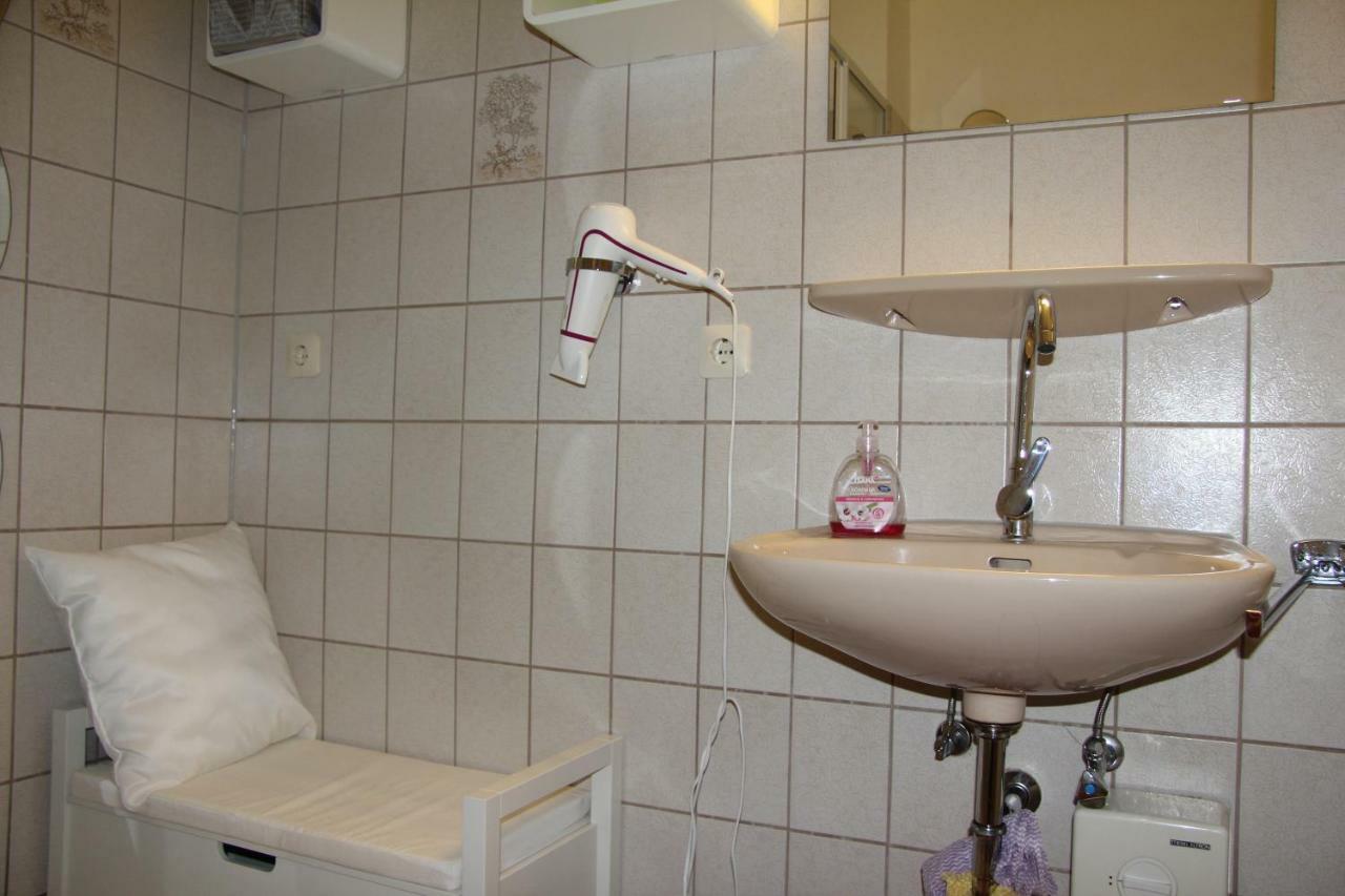 Kleine Seenadel Dornumersiel Exteriör bild